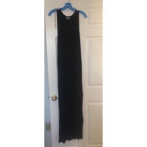 Alice & You Sleeveless Black Maxi Dress